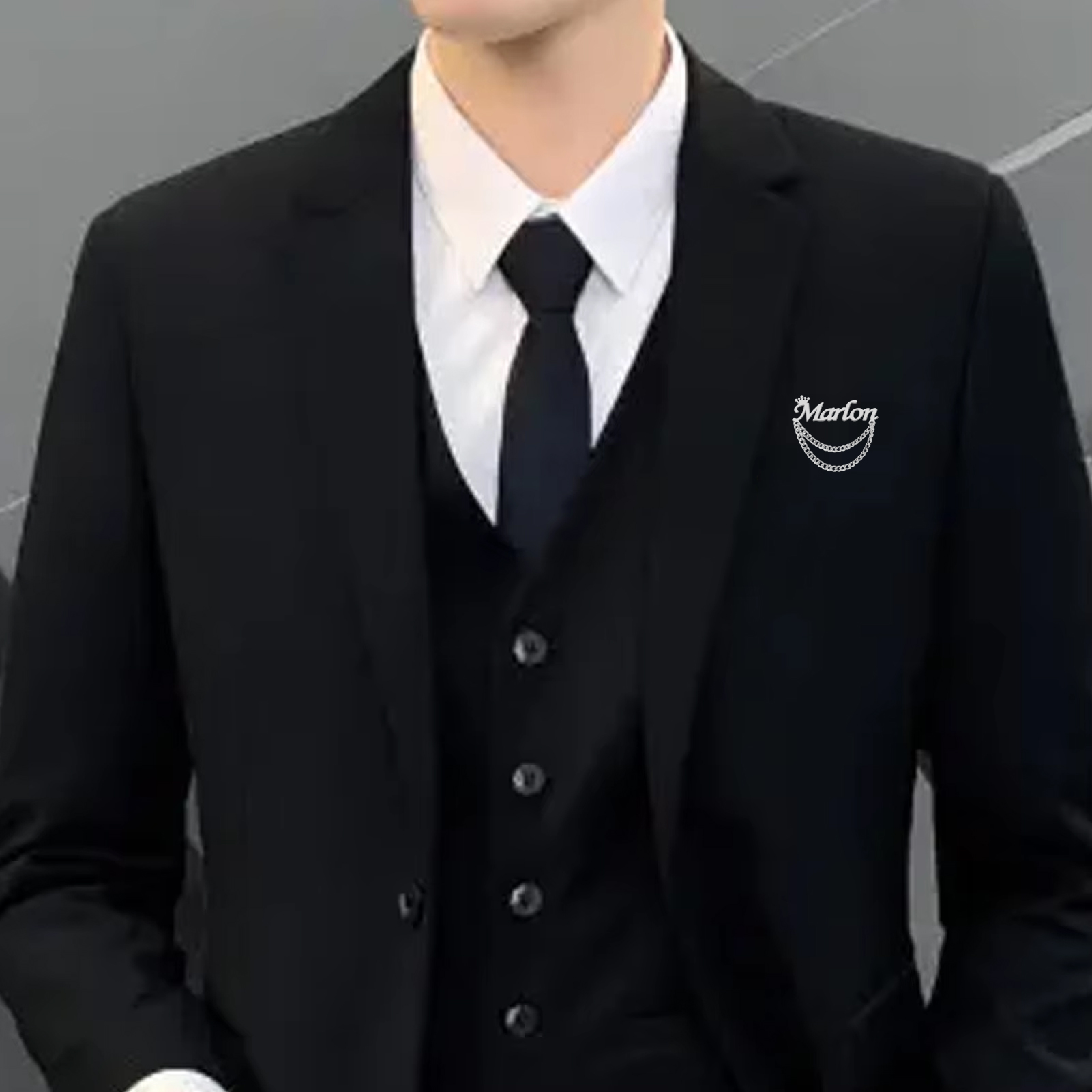Broche de nom personnalisée, é - Tuxedo Lapel Pin avis et prix